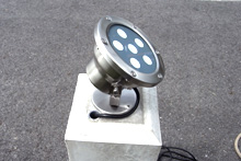 屋外用LEDスポットライト取付工事